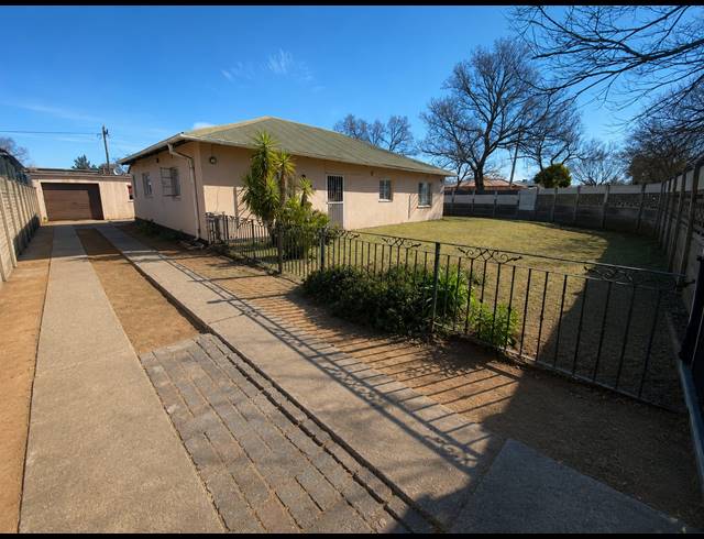 3 BEDROOM HOUSE FOR SALE IN VANDERBIJLPARK CW 5